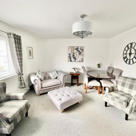 Cae Glas Apartments Holyhead Εξωτερικό φωτογραφία