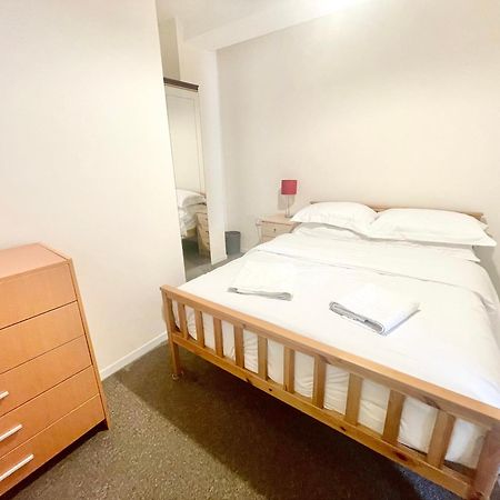 Cae Glas Apartments Holyhead Εξωτερικό φωτογραφία
