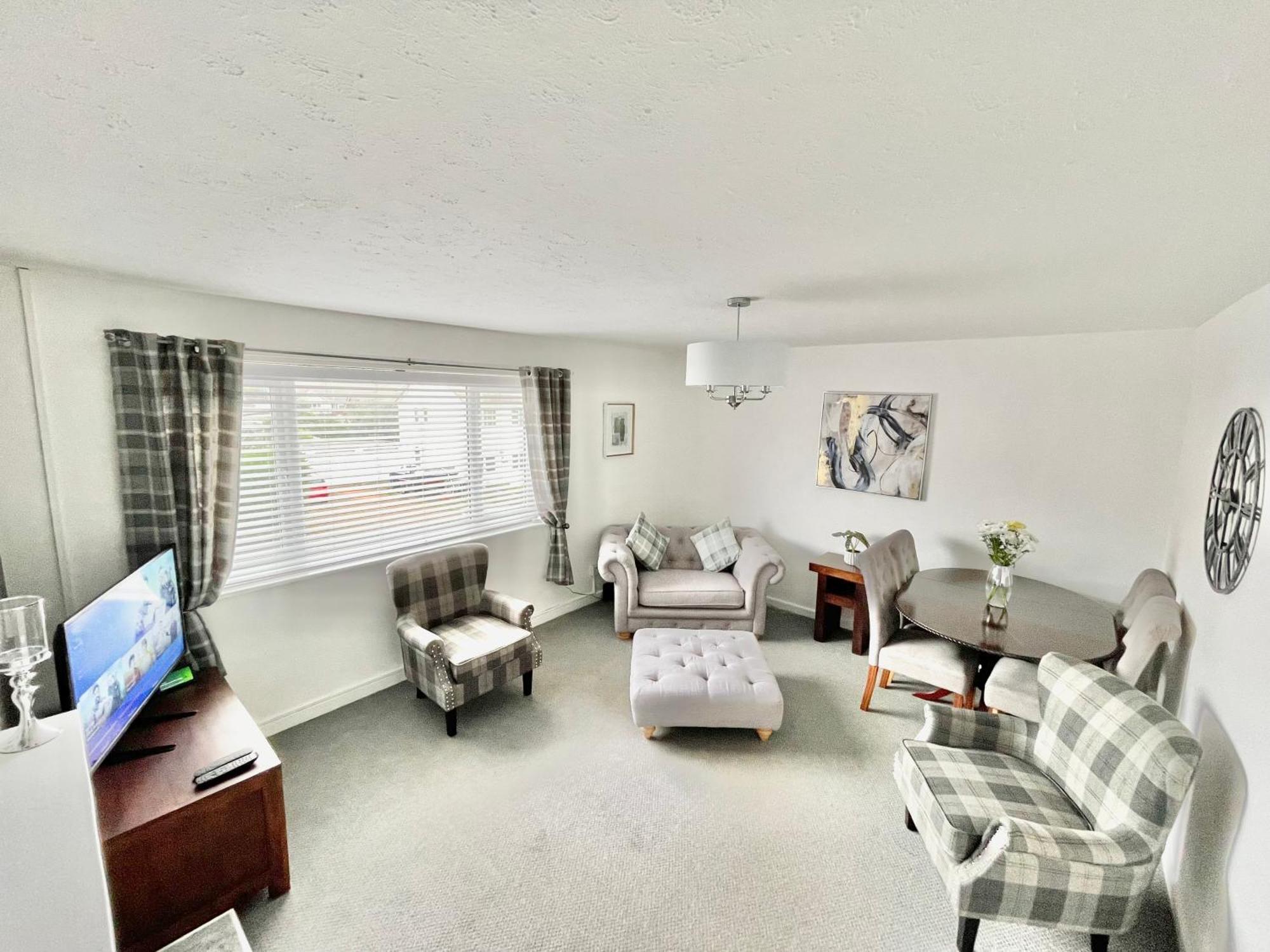 Cae Glas Apartments Holyhead Εξωτερικό φωτογραφία