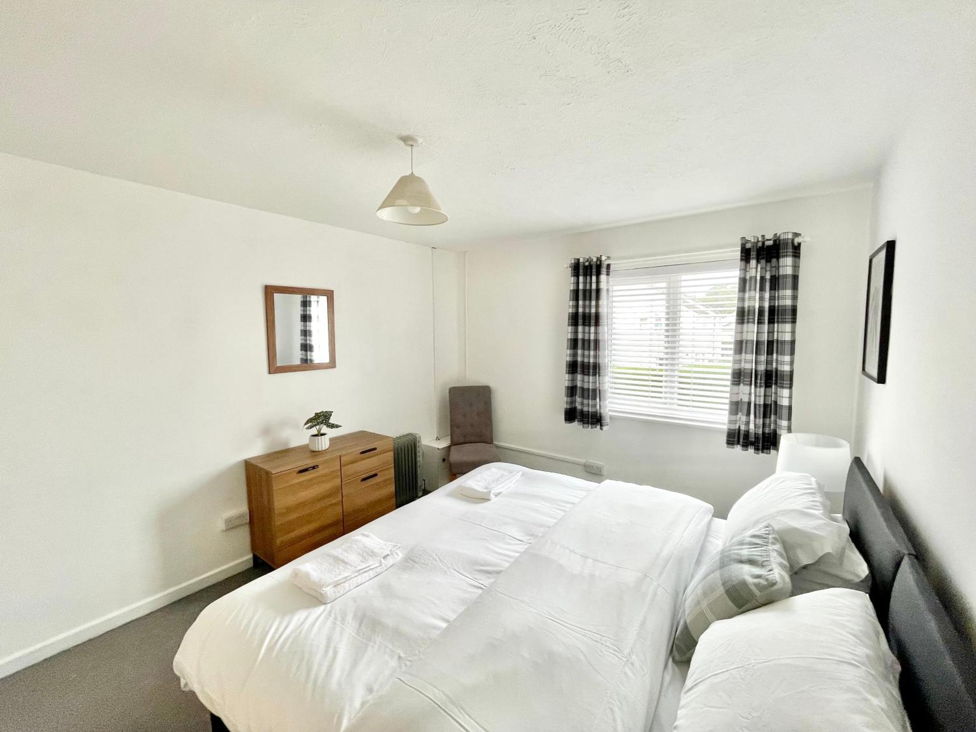 Cae Glas Apartments Holyhead Εξωτερικό φωτογραφία