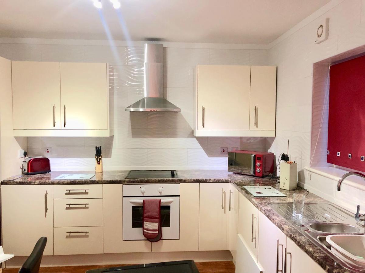 Cae Glas Apartments Holyhead Εξωτερικό φωτογραφία